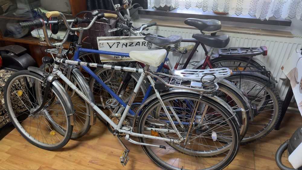 Vand 4 biciclete perfect functionale