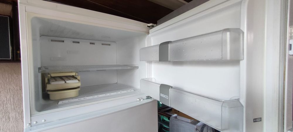 Frigider Beko DEN 477WD