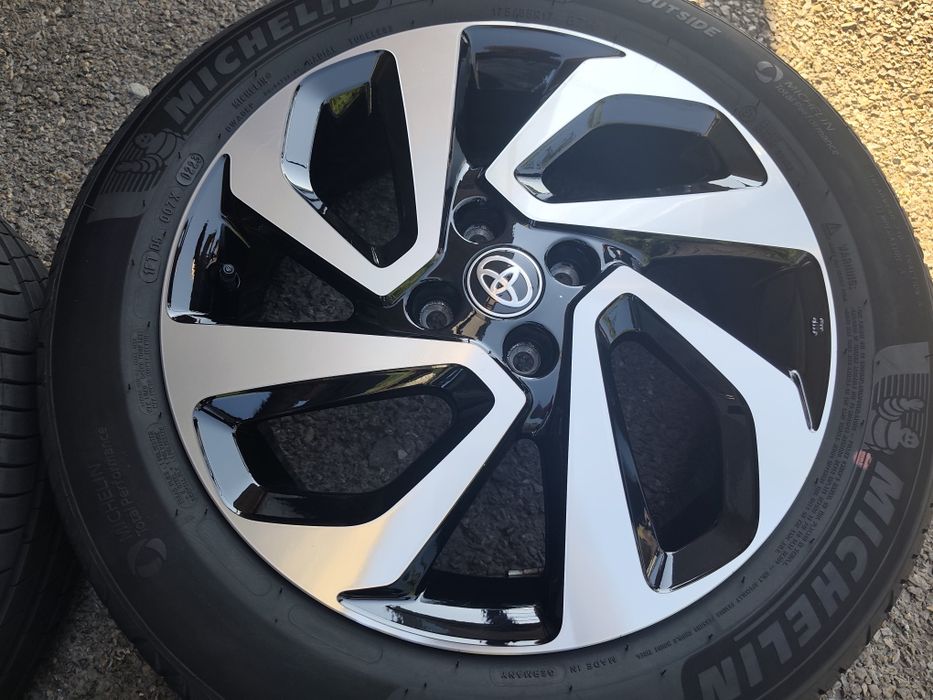 17" оригинални алуминиеви джанти за Toyota Aygo X.