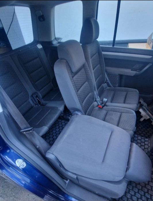 Vw touran 2.0 2009 cu 7locuri vand schimb