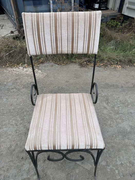 Продаю стул металлический