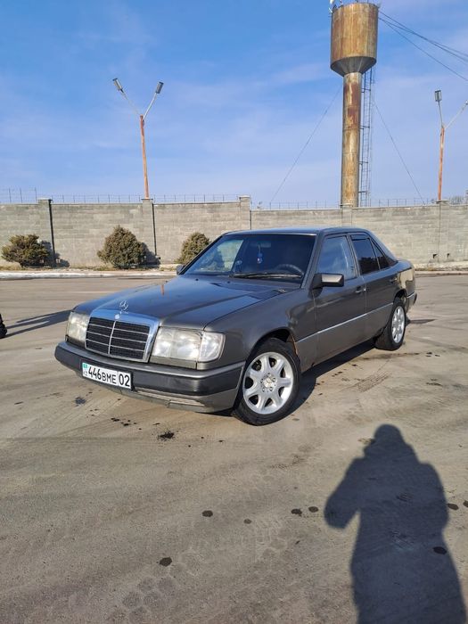Продам мерс 124 2.3 миханика