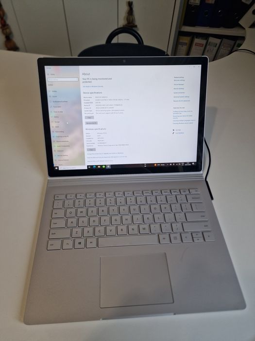 Vand Microsoft Surface Book 2