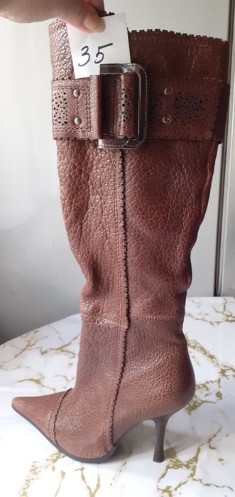 Продам женские сапоги.новые