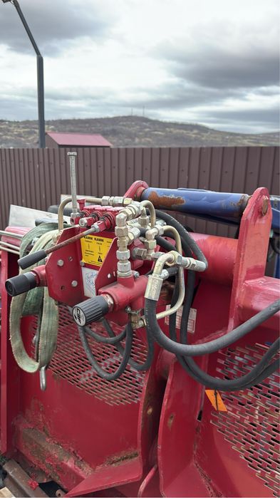 Masina de taiat siloz si hranitor pentru animale