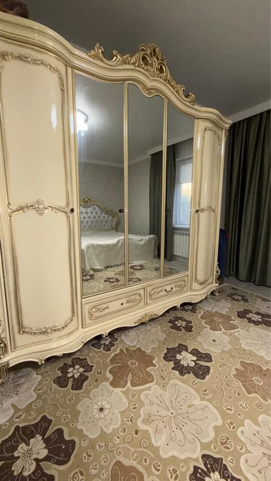 Продам спальный гарнитур