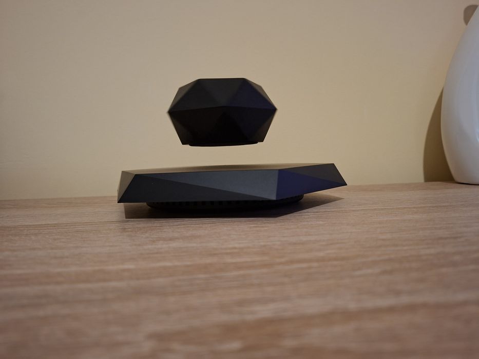 Vând plantă care levitează