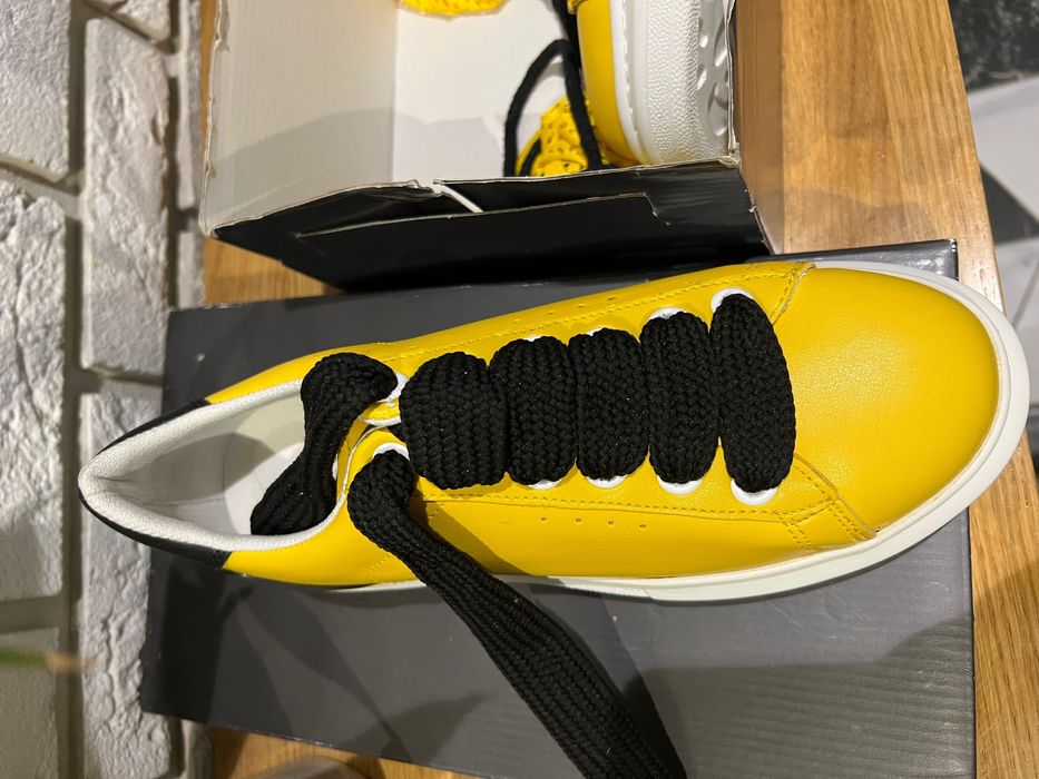 Кроссовки новые , стильные