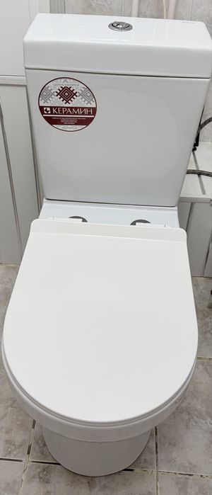 Продам унитаз с доводчиком