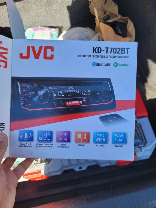 Vând casetofon auto JVC