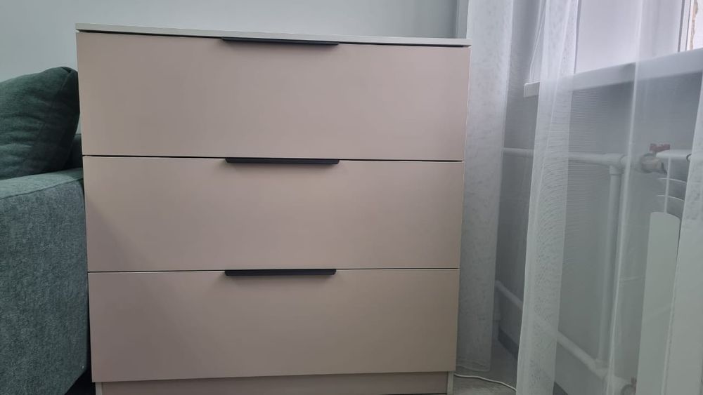 Продам комод, почти новый