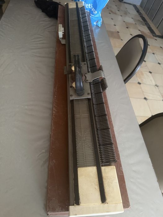 вязальная машинка продаётся