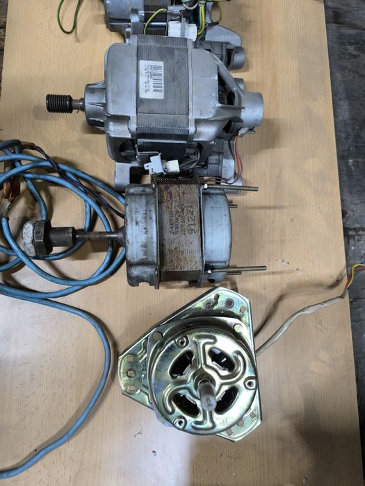 Продам двигателя от стиральных машин