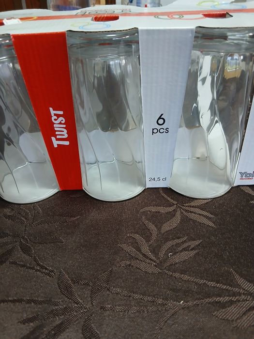 Два ком лекта чаши за вода