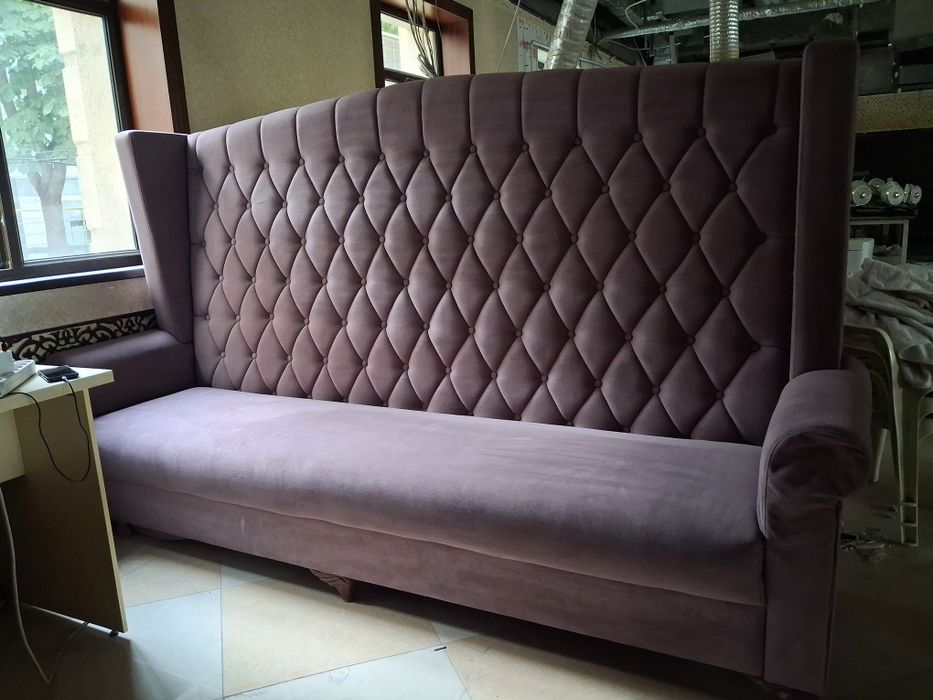 Yumshoq mebel sotladi