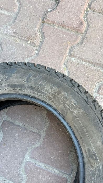 Зимние шины 185/65/R15 viatti