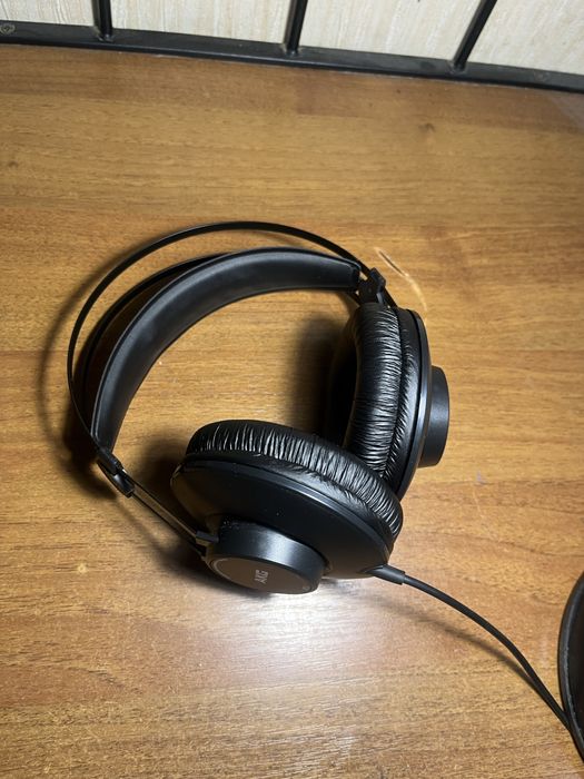 Наушники AKG K52