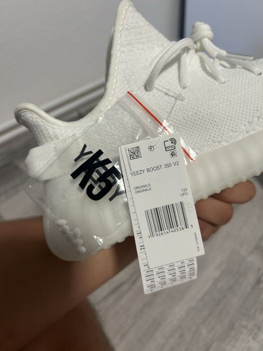 Yeezy 350 V2 Triple White