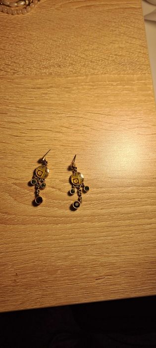 Лот: 7 чифта обеци, 2 висулки, 2 гривни и 1 колие