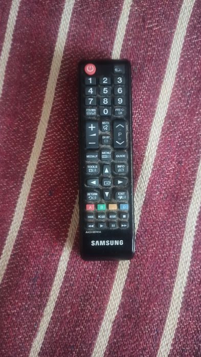 Продам телевизор LED 81см на запчасти.