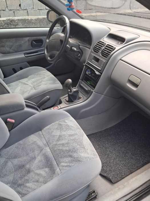 Renault Laguna   16 benzina