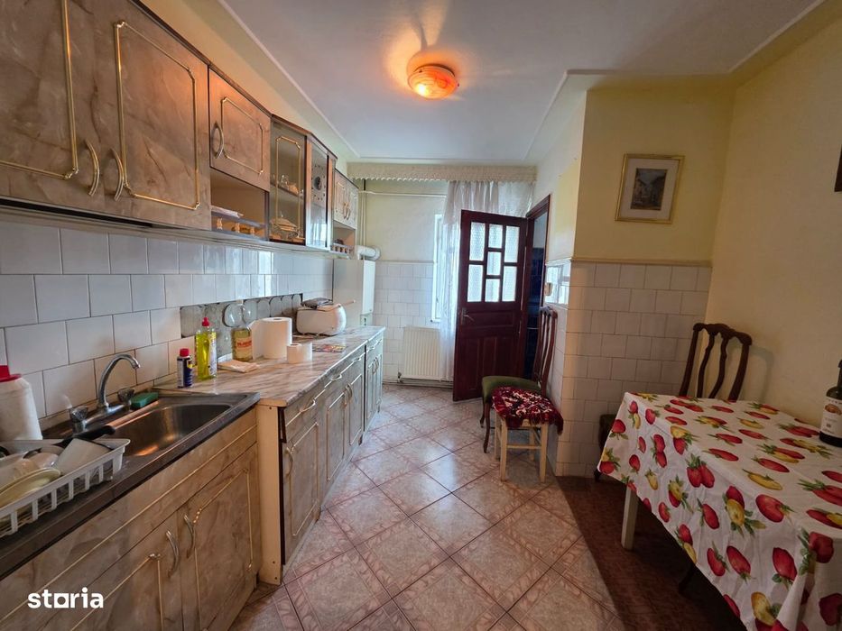 2 camere, decomandat, etaj intermediar, zona Episcopiei, 2 balcoane