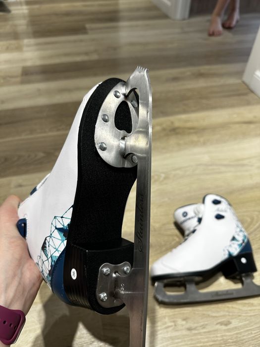 Продам коньки 36 р.