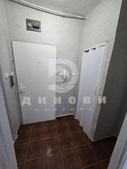 Продава боксониера в Три чучура север