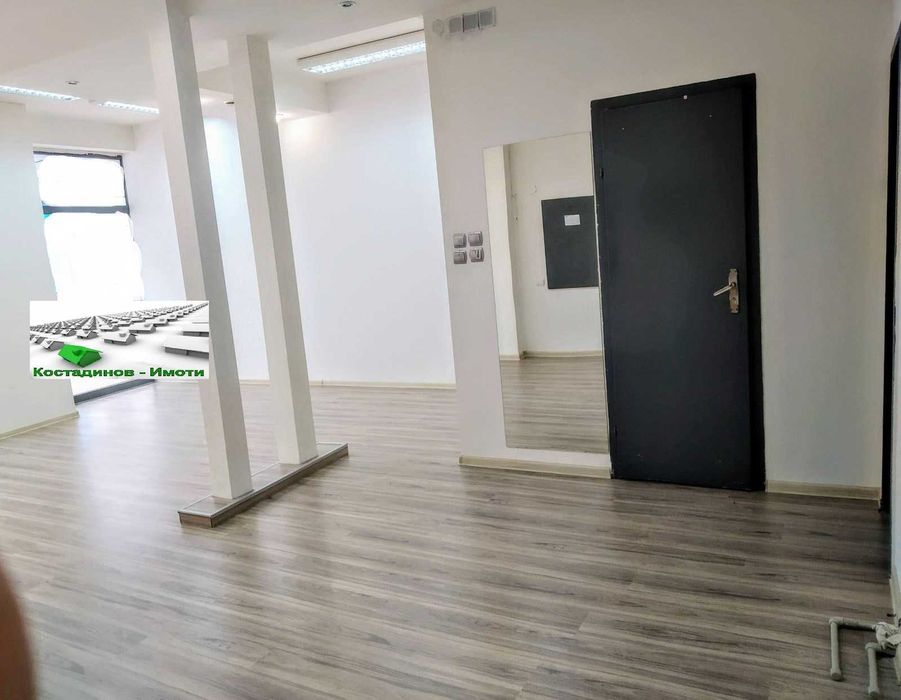 Дава се под наем Магазин в Пловдив, Център - 60 кв.м за 663 € - Снимка #3