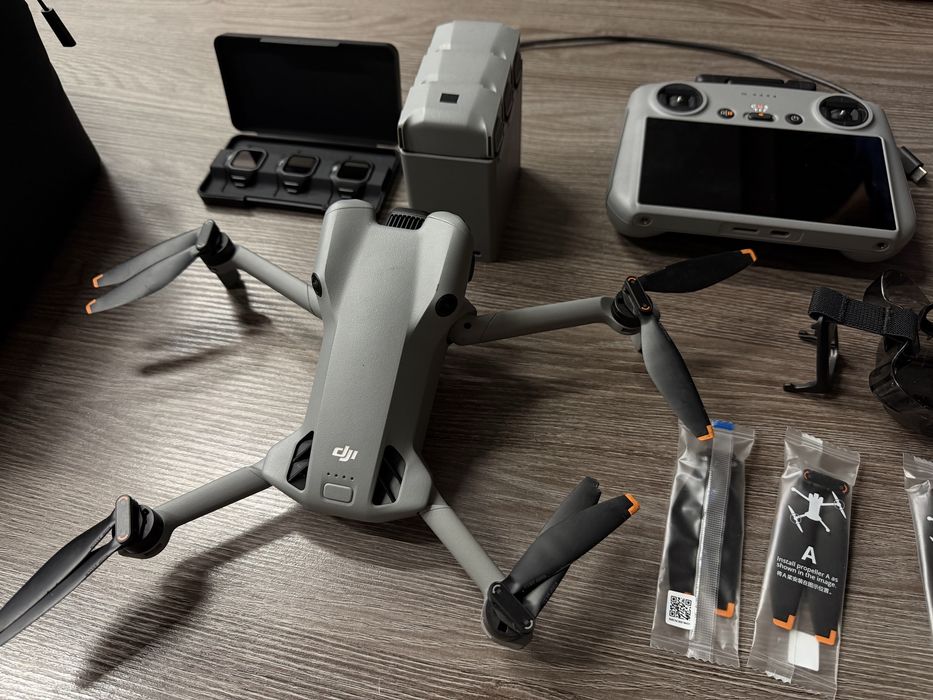 Дрон DJI Mini 5 Pro Fly More Combo Plus (DJI RC 2) серый