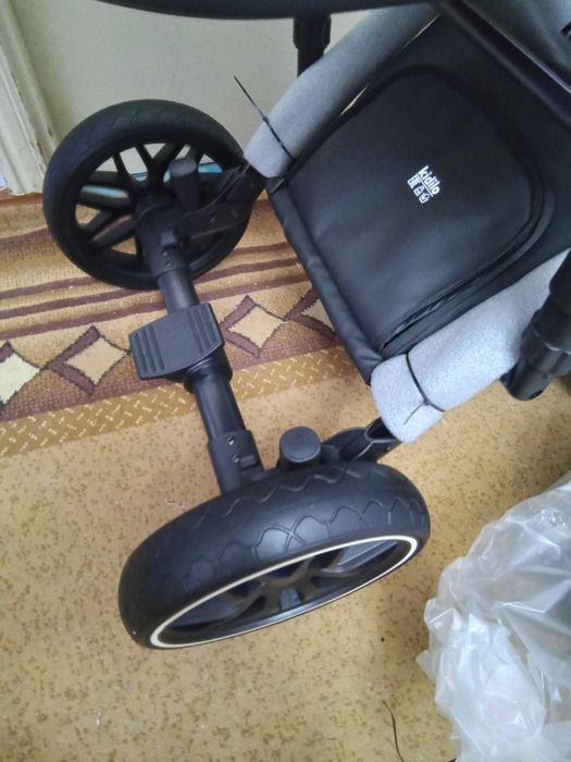 Продаётся детская коляска 2 в 1