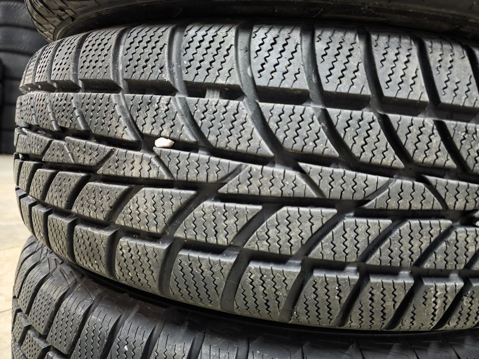 4бр Зимни гуми 205 70 15 - Hankook