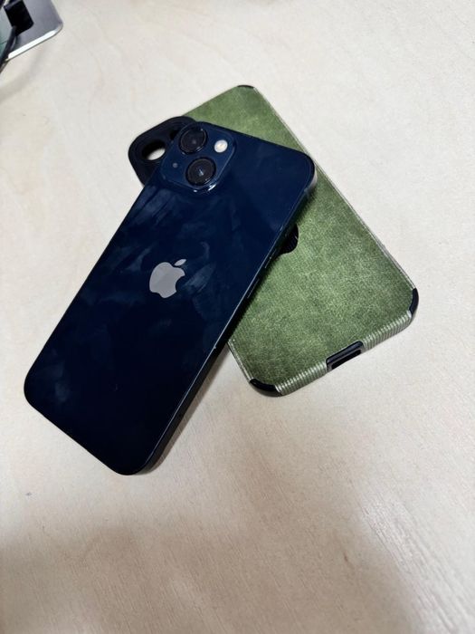 Продам айфон 13