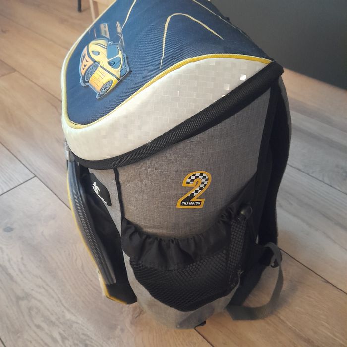 Ученическа раница с капак Belmil