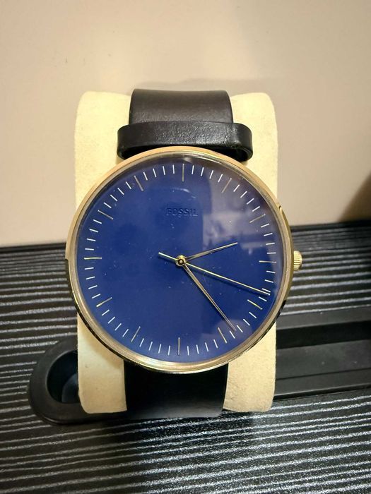 Ceas bărbătesc Fossil Essentialist cadran albastru, carcasă aurie model FS5473