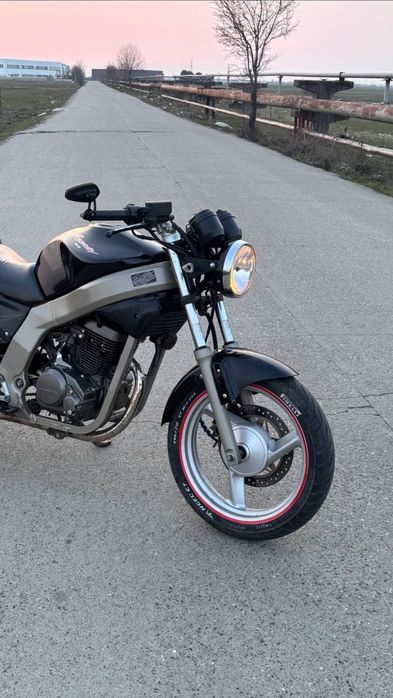 Vand Motor Daelim RoadWin 125cc