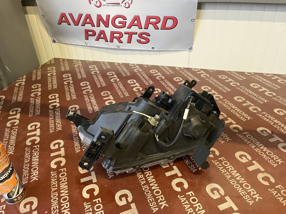 Фар Ford Ranger 2017