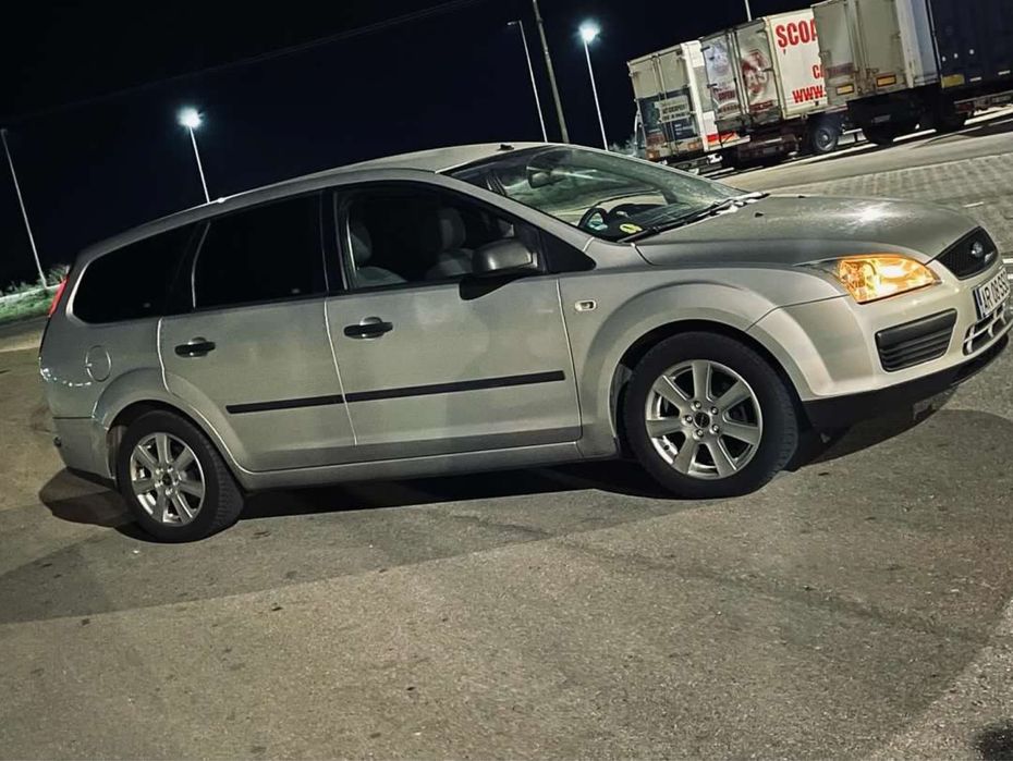 Dezmembrez sau vand intreg  Ford Focus 2