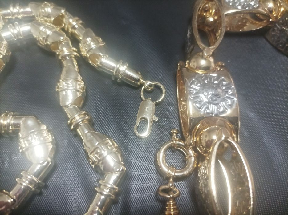 Синджири, гривни, пръстени, монети