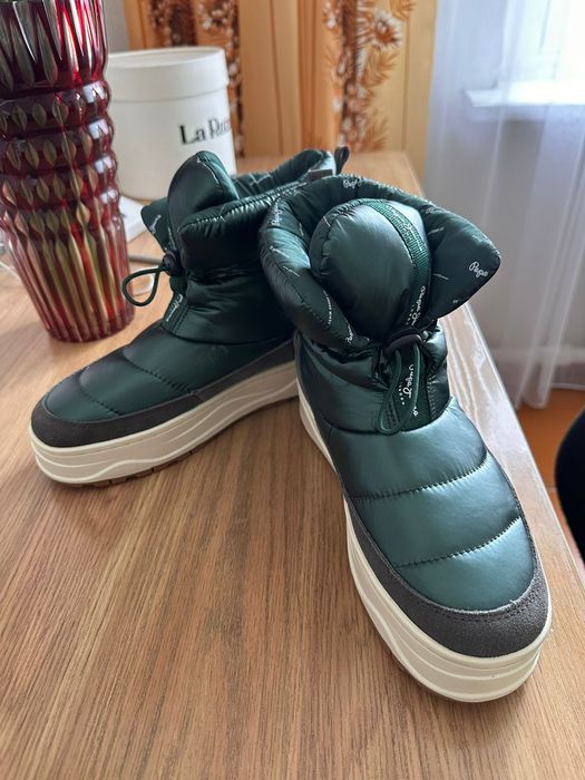 Продам новые сапоги