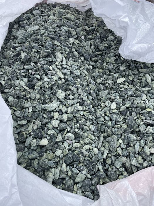 Vand pietricele piatra albe thassos gri verde pentru amenajari gradina