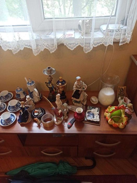 vand  bibelouri , vaze, mobila, biblioteca