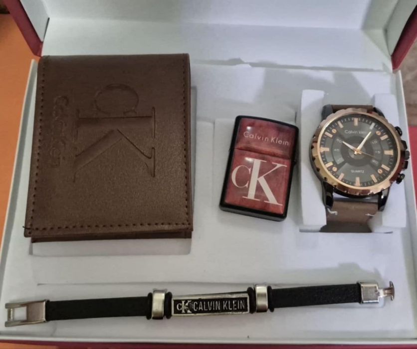 Seturi barbati diferite modele