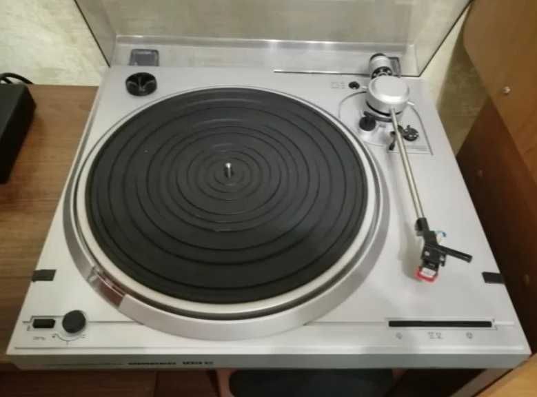 виниловый проигрыватель