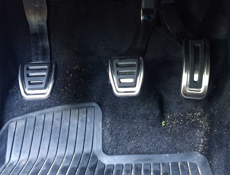 Капачка за казанче и метални спортни педали  за Skoda, VW, Audi, Seat