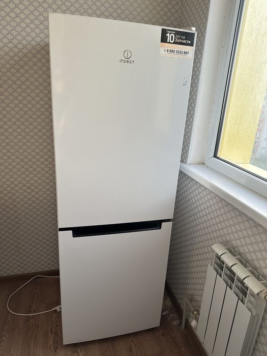 Холодильник 2-х камерный. Срочно