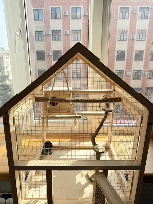 Клетка для птиц с домиком