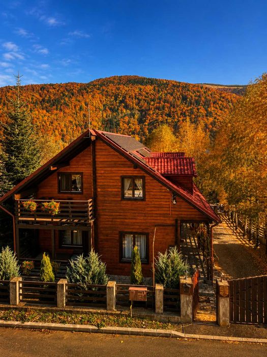 Cazare vila integral in Sinaia – 12 locuri – vedere la munte