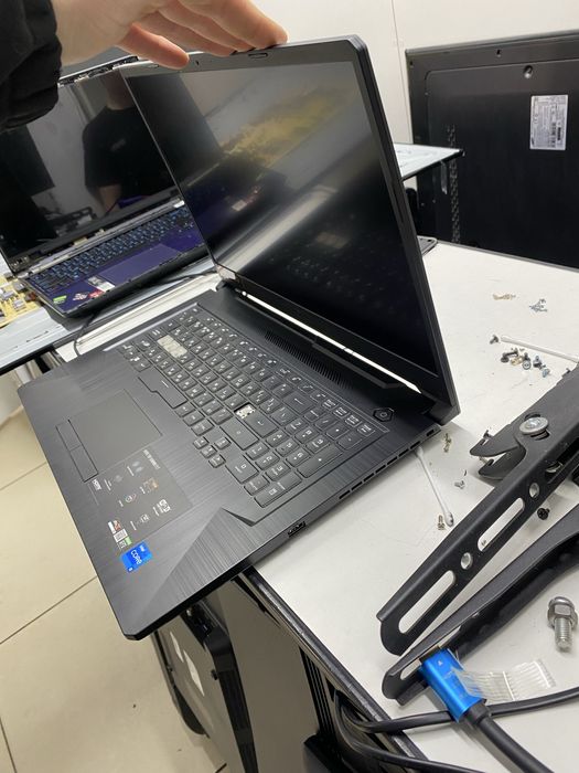 Продам мощный игровой ноутбук