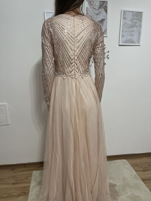 Официална рокля подходяща за всеки повод